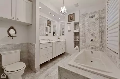 Bath - 87 Elm St #1, Chicago, IL 60611 photo 1 of 5