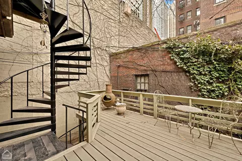 Exterior - 87 Elm St #1, Chicago, IL 60611 photo 2 of 3