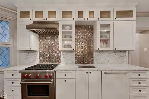 Kitchen - 87 Elm St #1, Chicago, IL 60611 photo 6 of 7