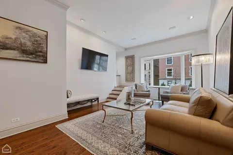 Living - 87 Elm St #1, Chicago, IL 60611 photo 2 of 6