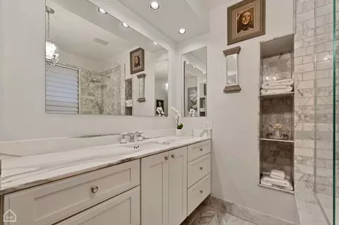 Bath - 87 Elm St #1, Chicago, IL 60611 photo 3 of 5