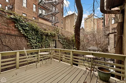Exterior - 87 Elm St #1, Chicago, IL 60611 photo 3 of 3