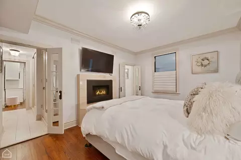 Bedroom - 87 Elm St #1, Chicago, IL 60611 photo 3 of 6