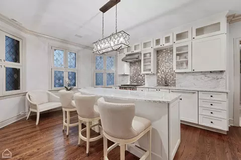 Kitchen - 87 Elm St #1, Chicago, IL 60611 photo 4 of 7