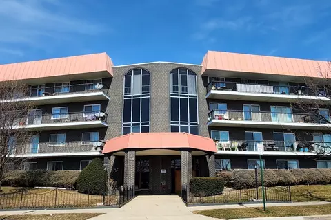 4840 Foster St #113, Skokie, IL 60077