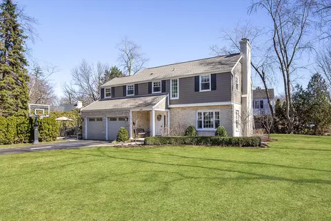 1000 Pawnee Rd, Wilmette, IL 60091