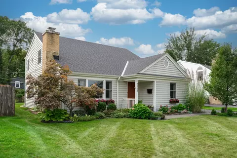 1923 Linneman St, Glenview, IL 60025