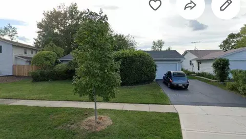 56 Hastings Ave, Elk Grove Village, IL 60007