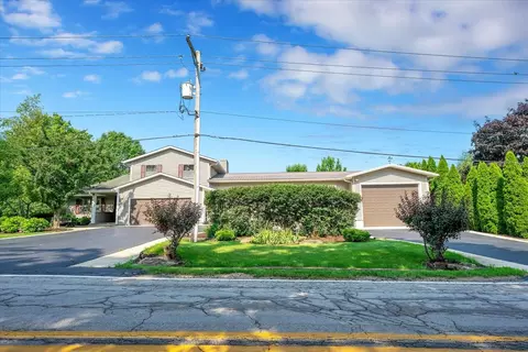 9 N576 Crawford Rd, Elgin, IL 60124