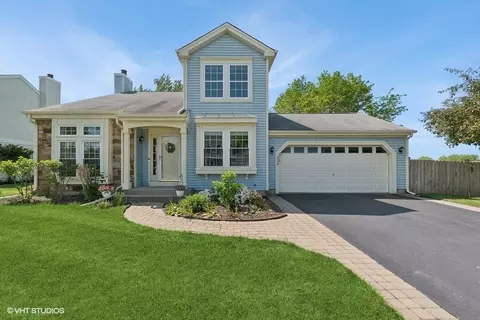 920 Brittany Rd, Lake Zurich, IL 60047