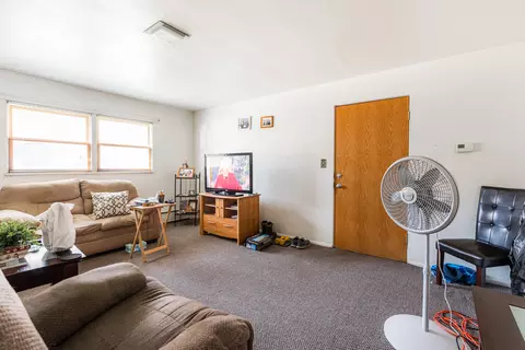 Living - 105 Elm St, Elgin, IL 60123 photo 5 of 9