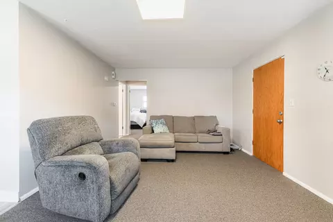 Living - 105 Elm St, Elgin, IL 60123 photo 3 of 9