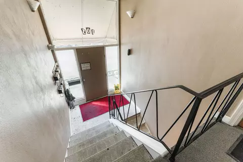 Entry Way - 105 Elm St, Elgin, IL 60123 photo 3 of 4