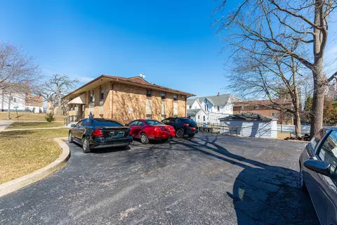 Exterior - 105 Elm St, Elgin, IL 60123 photo 11 of 14