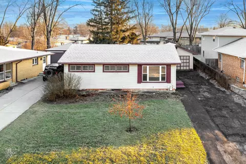 816 Valley Ln, Lockport, IL 60441