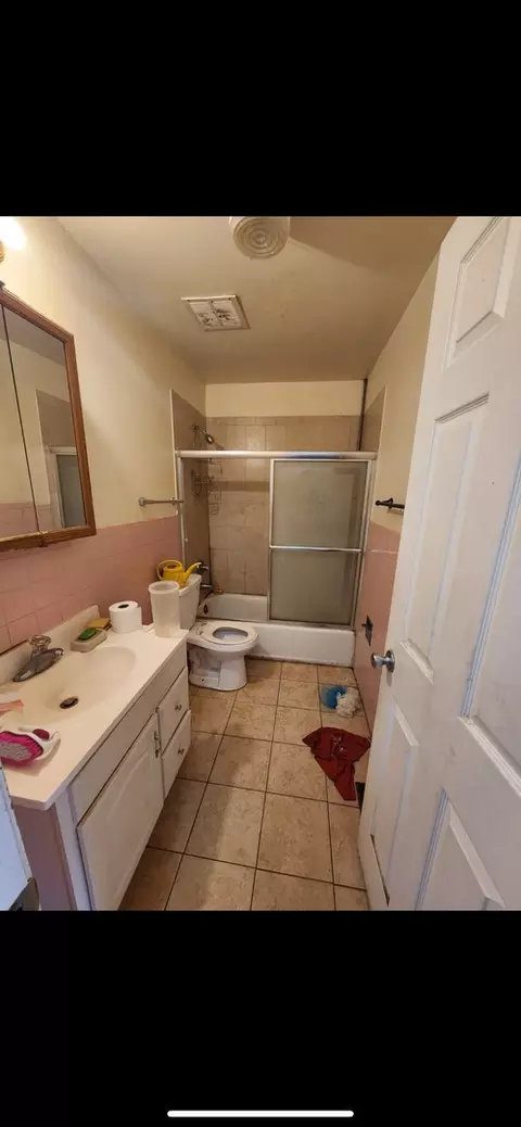 8948 Robin Dr, Des Plaines, IL 60016 photo 5