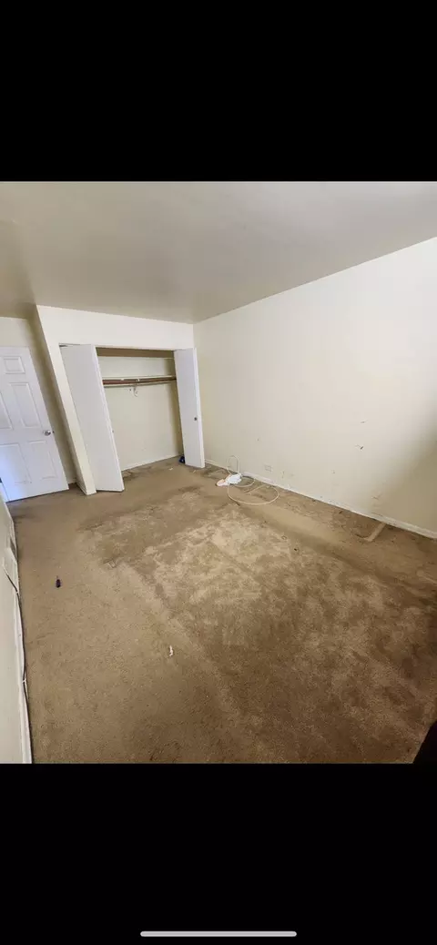 8948 Robin Dr, Des Plaines, IL 60016 photo 2