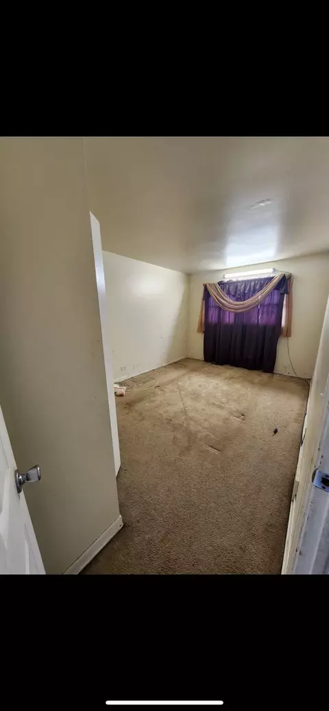 8948 Robin Dr, Des Plaines, IL 60016 photo 3