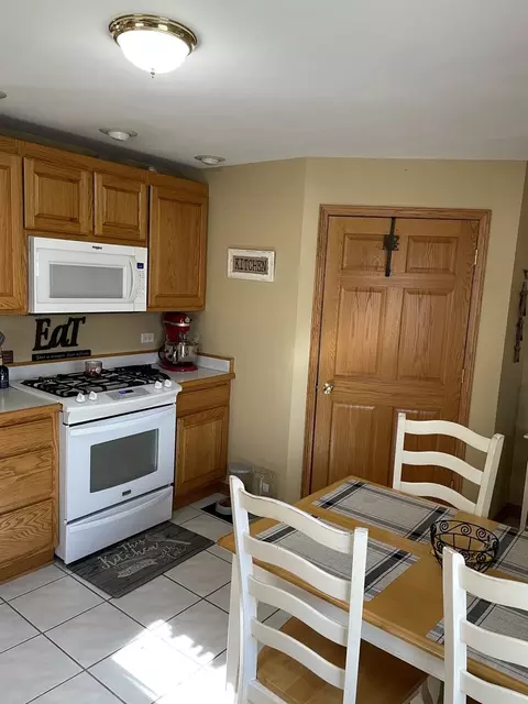 Kitchen - 3821 Morgan St, Steger, IL 60475 photo 2 of 2