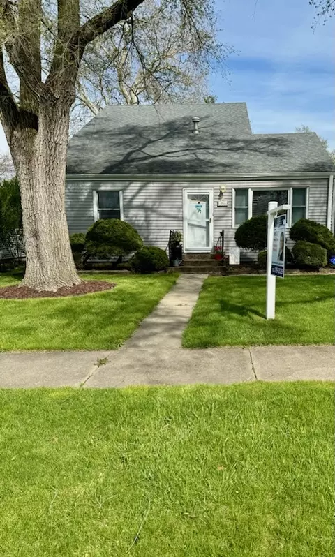 3821 Morgan St, Steger, IL 60475