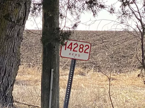14282 W Robin Rd, Polo, IL 61064
