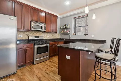 Kitchen - 642 E 50th St #1E, Chicago, IL 60615 photo 2 of 4