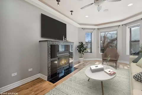 Living - 642 E 50th St #1E, Chicago, IL 60615 photo 5 of 7
