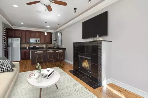 Living - 642 E 50th St #1E, Chicago, IL 60615 photo 4 of 7
