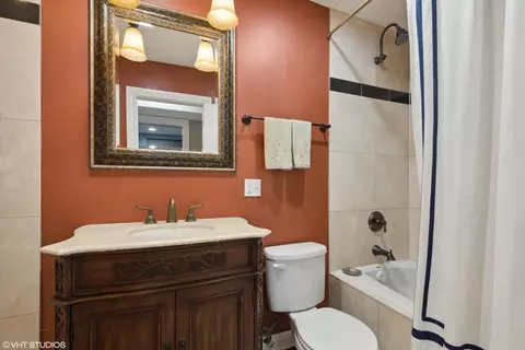 Bath - 642 E 50th St #1E, Chicago, IL 60615 photo 5 of 5