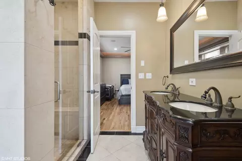 Bath - 642 E 50th St #1E, Chicago, IL 60615 photo 3 of 5