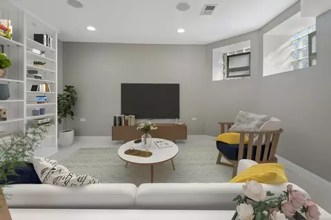 Living - 642 E 50th St #1E, Chicago, IL 60615 photo 6 of 7