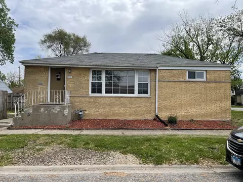 269 W 146th St, Riverdale, IL 60827