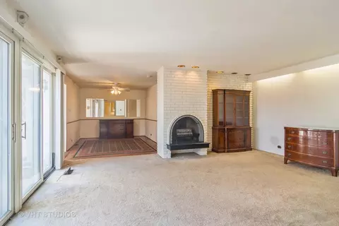 Living - 3 Harrogate On Oxford, Rolling Meadows, IL 60008 photo 1 of 1