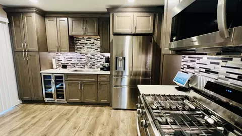 Kitchen - 1318 Alpine Ct #1318, Wheeling, IL 60090 photo 2 of 13