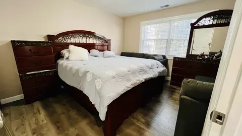 Bedroom - 1318 Alpine Ct #1318, Wheeling, IL 60090 photo 5 of 6