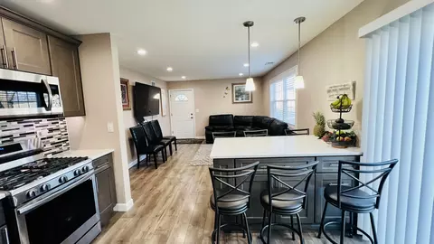Kitchen - 1318 Alpine Ct #1318, Wheeling, IL 60090 photo 8 of 13