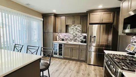 Kitchen - 1318 Alpine Ct #1318, Wheeling, IL 60090 photo 5 of 13