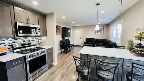 Dining - 1318 Alpine Ct #1318, Wheeling, IL 60090 photo 1 of 1
