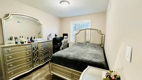 Bedroom - 1318 Alpine Ct #1318, Wheeling, IL 60090 photo 3 of 6