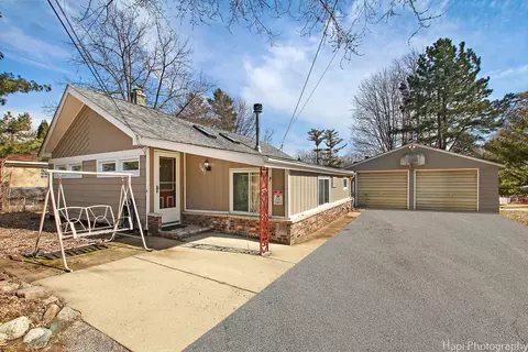 2502 S Scheid Ln, Mchenry, IL 60051