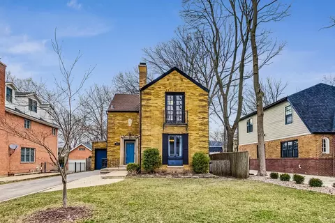 251 Sumac Rd, Highland Park, IL 60035