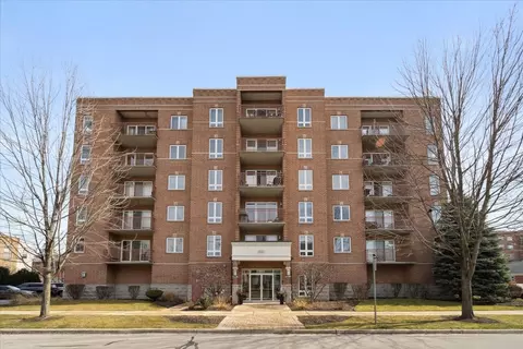 501 Alles St #502A, Des Plaines, IL 60016
