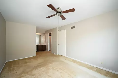 Bedroom - 2128 Creekside Dr, Wheaton, IL 60189 photo 1 of 1
