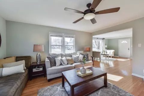 Living - 609 E Liberty Dr, Wheaton, IL 60187 photo 4 of 4