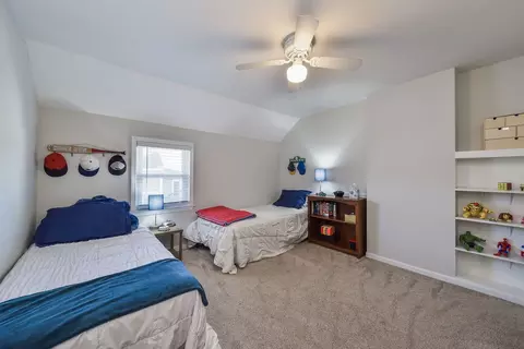 Bedroom - 609 E Liberty Dr, Wheaton, IL 60187 photo 2 of 2