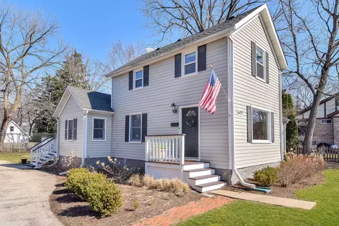 Exterior - 609 E Liberty Dr, Wheaton, IL 60187 photo 2 of 5