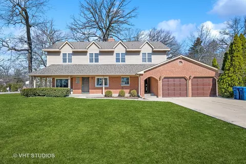 1125 Quassey Ave, Lake Bluff, IL 60044