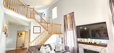 Living - 2425 Cactus Ct, Plainfield, IL 60586 photo 2 of 5