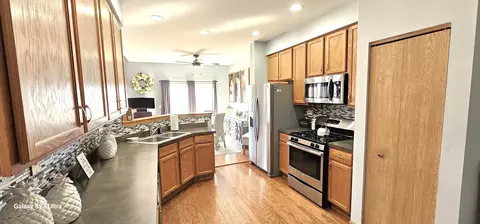 Kitchen - 2425 Cactus Ct, Plainfield, IL 60586 photo 2 of 4