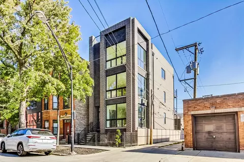 815 N Hoyne Ave #2, Chicago, IL 60622